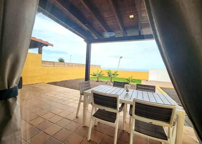 فيلة Pura Vida Luxury Sea View *